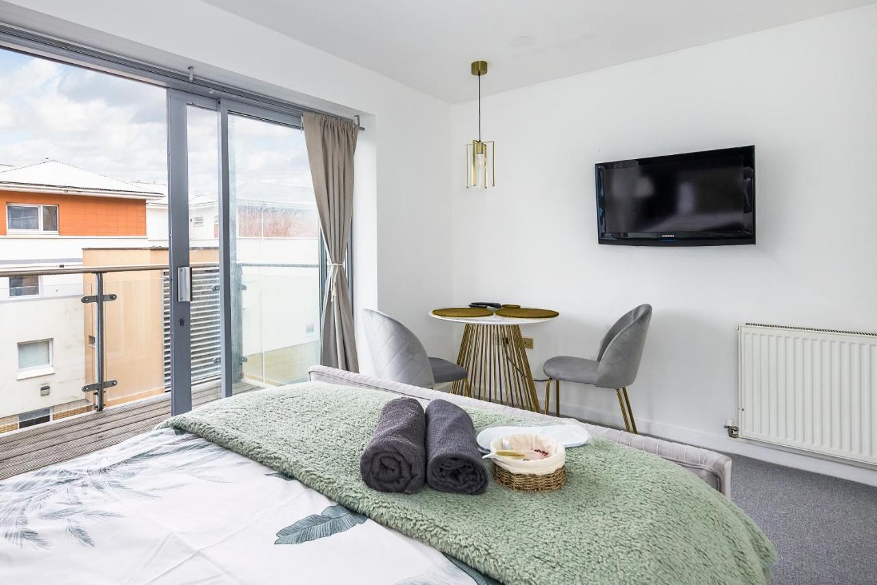 Bow Wharf Apartments Londen Buitenkant foto