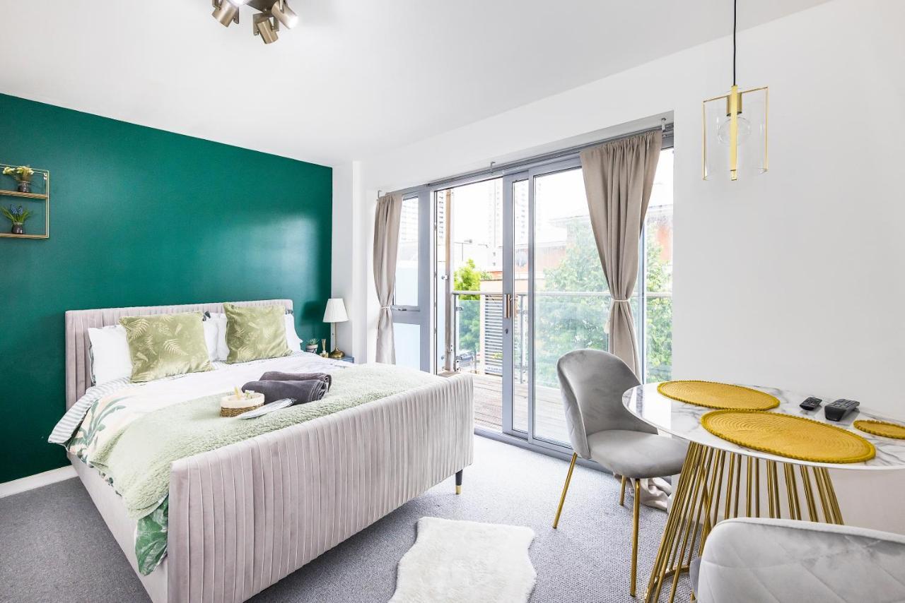 Bow Wharf Apartments Londen Buitenkant foto