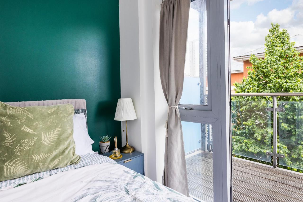 Bow Wharf Apartments Londen Buitenkant foto