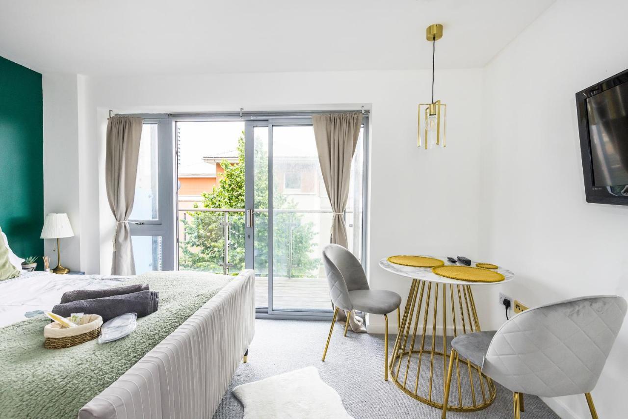 Bow Wharf Apartments Londen Buitenkant foto