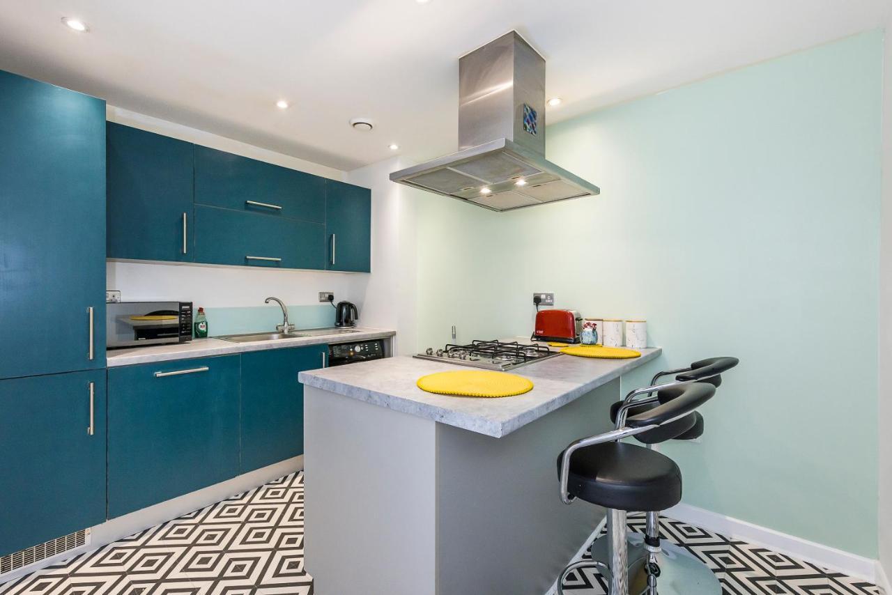 Bow Wharf Apartments Londen Buitenkant foto